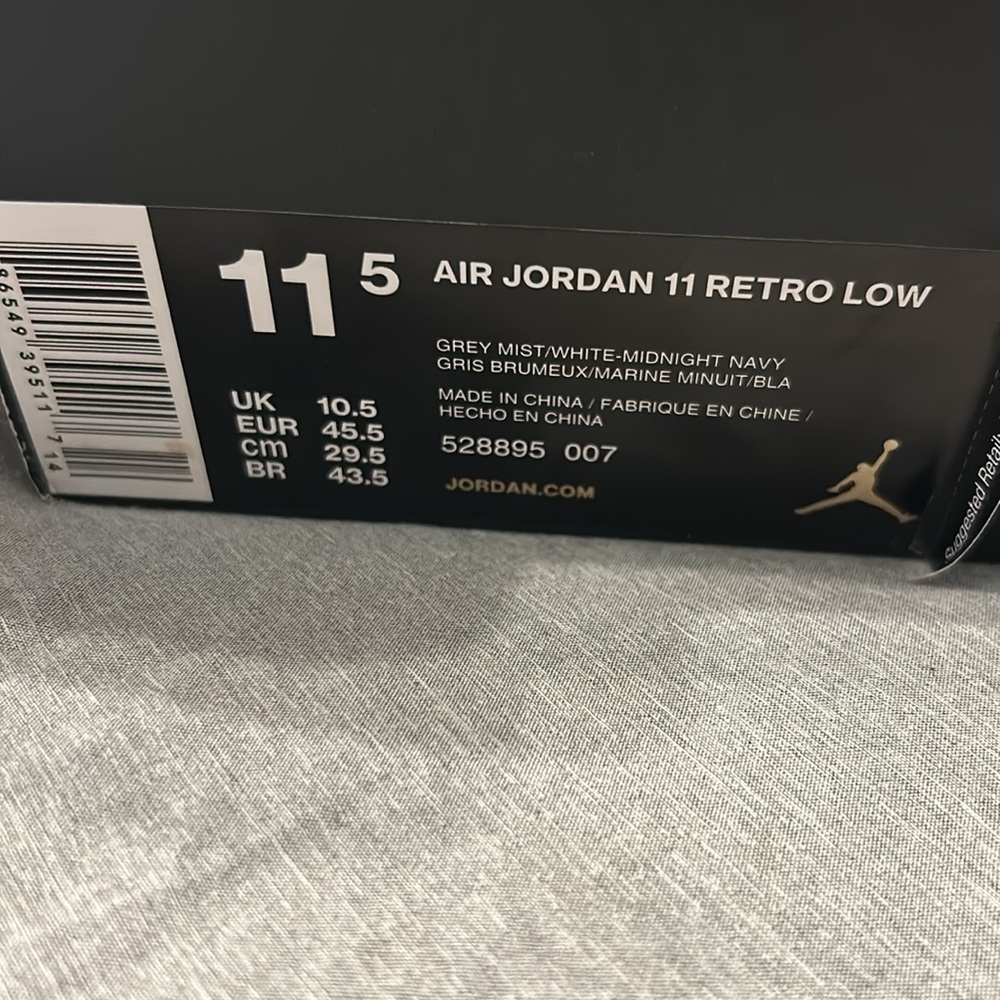 Air Jordan 11 Retro Low - Picture 5 of 7